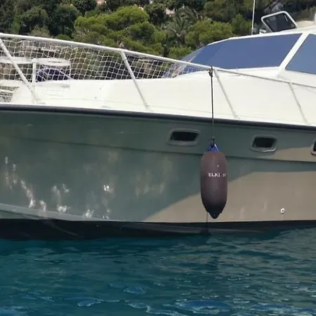 Elki4rent Hotel en barco *