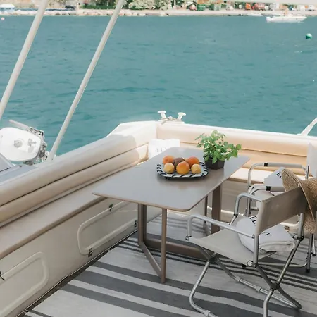 Hotel en barco Elki4rent La Spezia