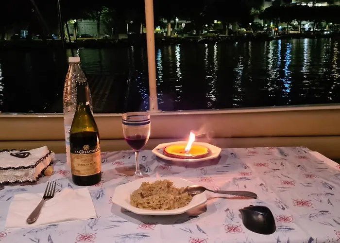 Elki4rent Hotel en barco